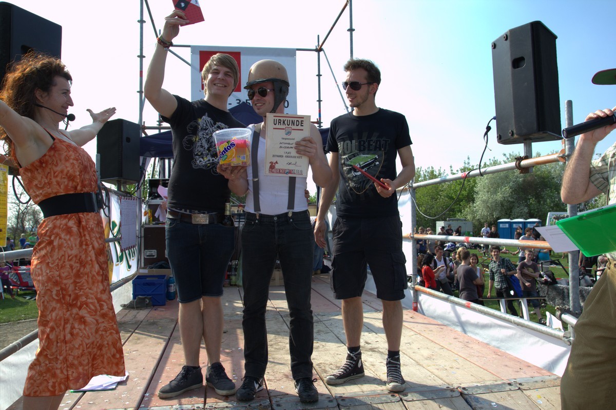 Zeitfahren Kinderlose Kiste 1.Pl.: Automobile Randgruppe Zeitfahren Kinderlose Kiste 1.Pl.: Automobile Randgruppe